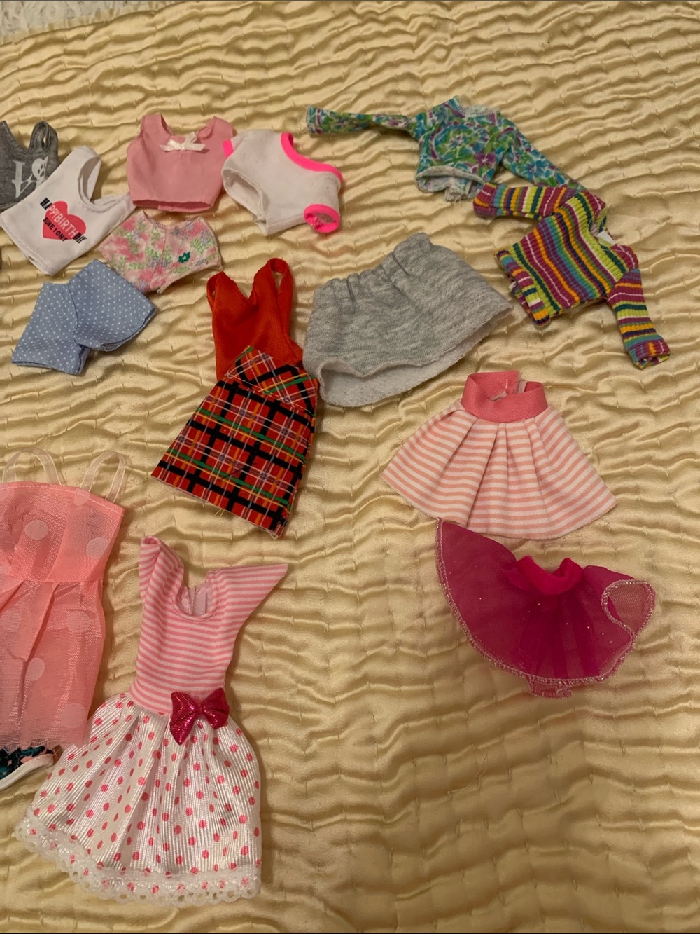 Source Unknown Multicolor Kids Doll Clothing Lot - Pink, Blue, Yellow & Green - Picture 4 of 4